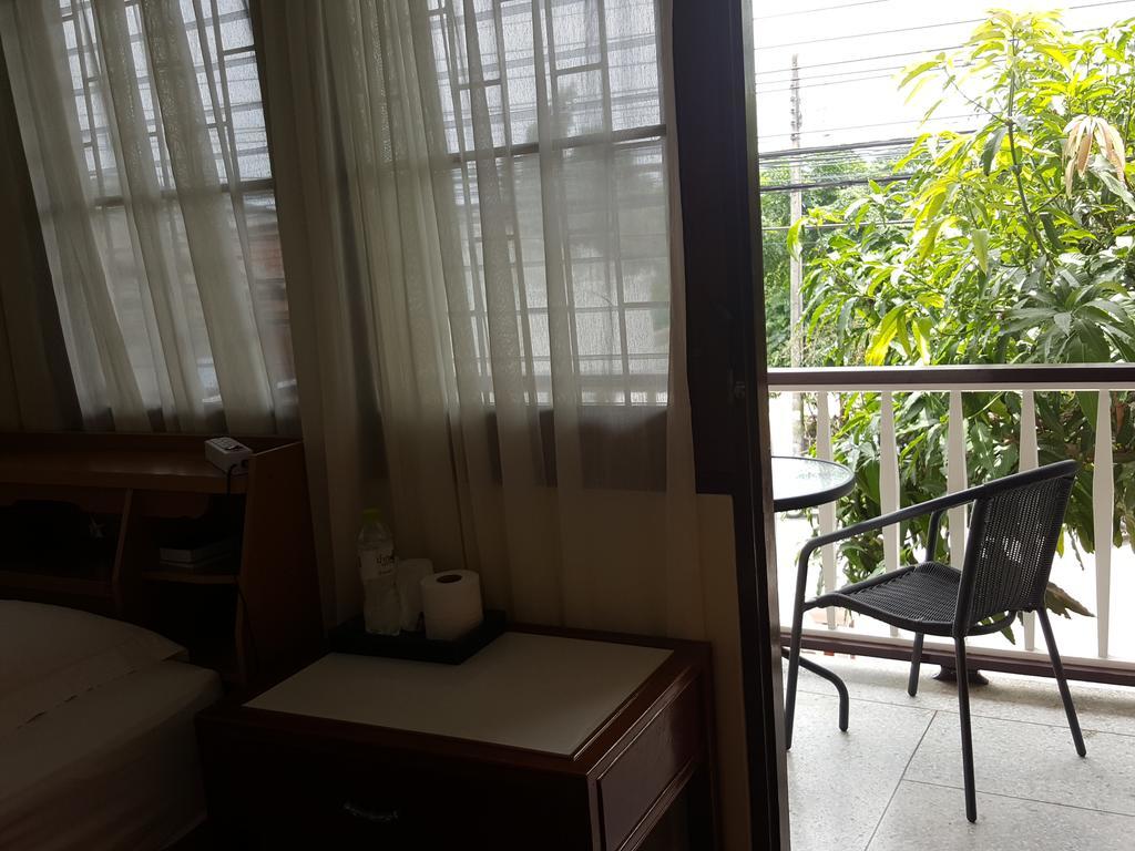 Emmanuel Guesthouse 쁘라쭈압키리칸 외부 사진