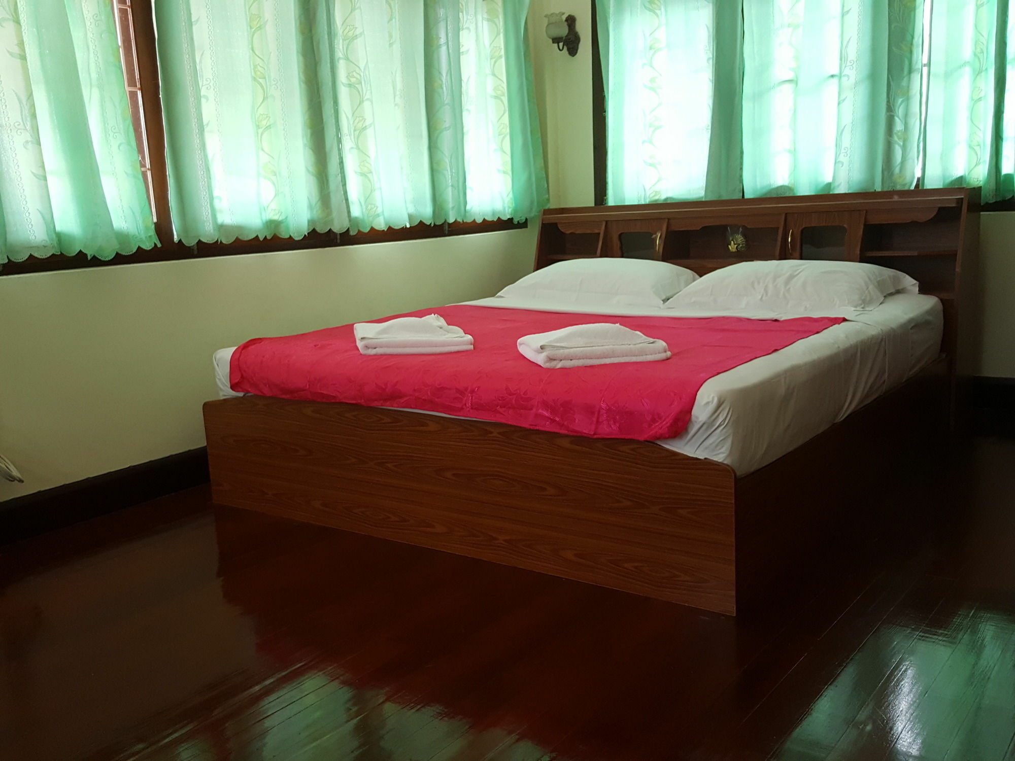 Emmanuel Guesthouse 쁘라쭈압키리칸 외부 사진